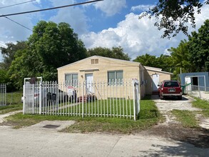 168 NE 59th St in Miami, FL - Building Photo - Building Photo