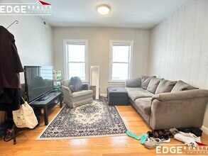 83 Newbury St, Unit 1 in Somerville, MA - Building Photo - Building Photo