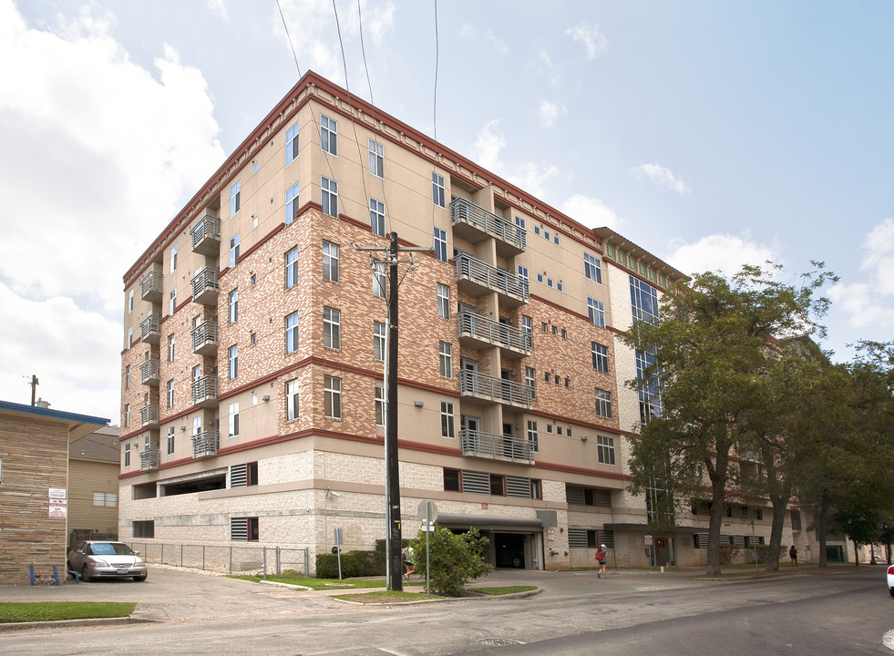 Piazza Navona Condo in Austin, TX - Foto de edificio