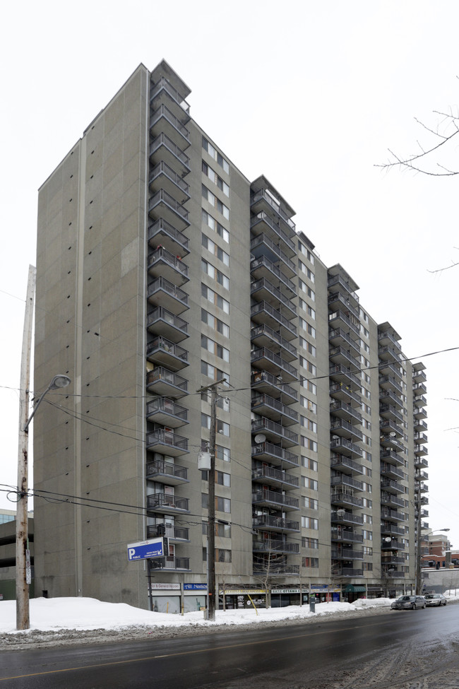 Somerset Towers in Ottawa, ON - Building Photo - Building Photo