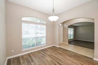 9135 Prosperity Lake Dr in Jacksonville, FL - Building Photo - Building Photo