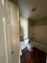 5071 Baker Blvd, Unit D in Baker, LA - Foto de edificio - Building Photo