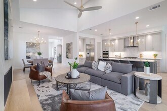 1703 Piedmont Ave in Austin, TX - Foto de edificio - Building Photo