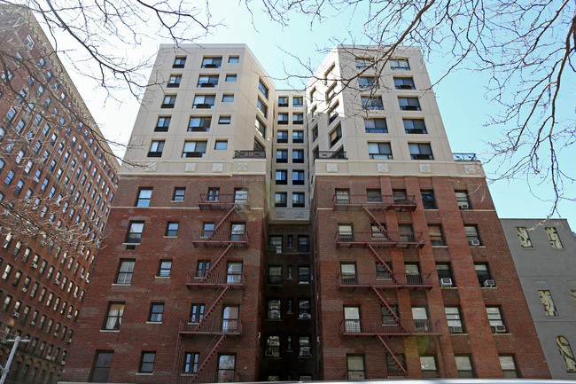 Haroldon Court in New York, NY - Building Photo - Building Photo