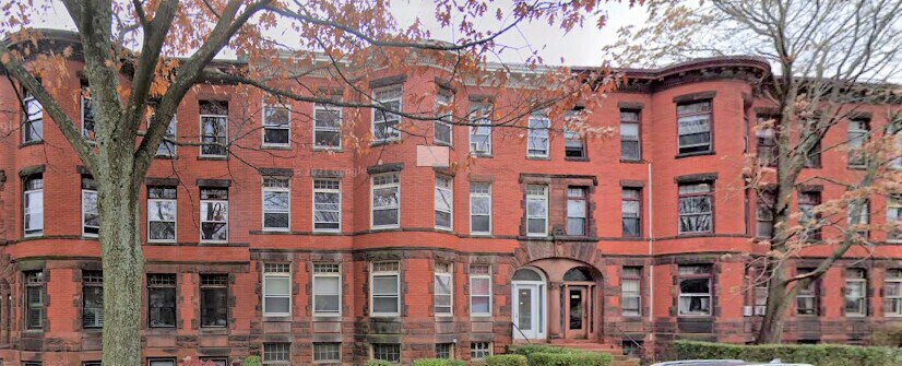 1905 Beacon St in Brookline, MA - Building Photo