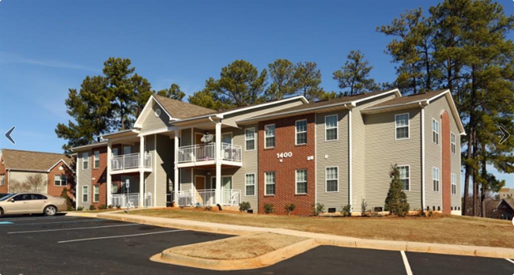 401 Columbiana Dr in Columbia, SC - Building Photo