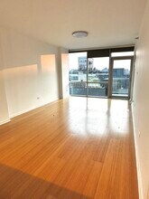 125 S Green St, Unit 910A in Chicago, IL - Building Photo - Building Photo
