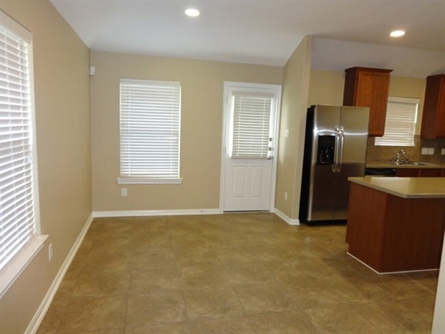 property at 5318 Rio Dr