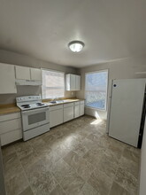 2456 NW Vaughn St in Portland, OR - Building Photo - Building Photo
