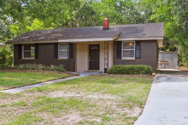 property at 1853 W 9th St