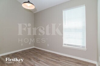 11035 N McKinley Ave in Kansas City, MO - Building Photo - Building Photo