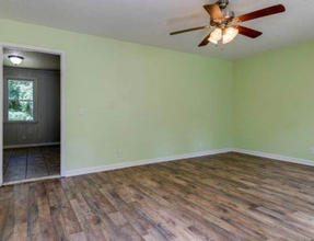 1143 Chestnut Dr in Burns, TN - Building Photo - Building Photo