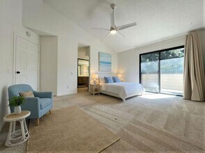 4553 Chateau Dr in San Diego, CA - Building Photo - Building Photo