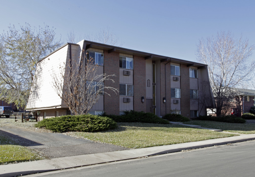 12121 W Nevada Dr in Denver, CO - Building Photo