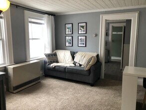 17 George St-Unit -Unit 2 in Bangor, ME - Building Photo - Building Photo