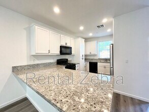 1487 Bianchi Ln in Merced, CA - Building Photo - Building Photo