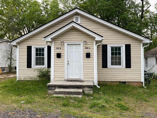922 Hackett St in Greensboro, NC - Building Photo - Building Photo