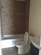 406 Pawtucket St, Unit 7 in Lowell, MA - Building Photo - Building Photo