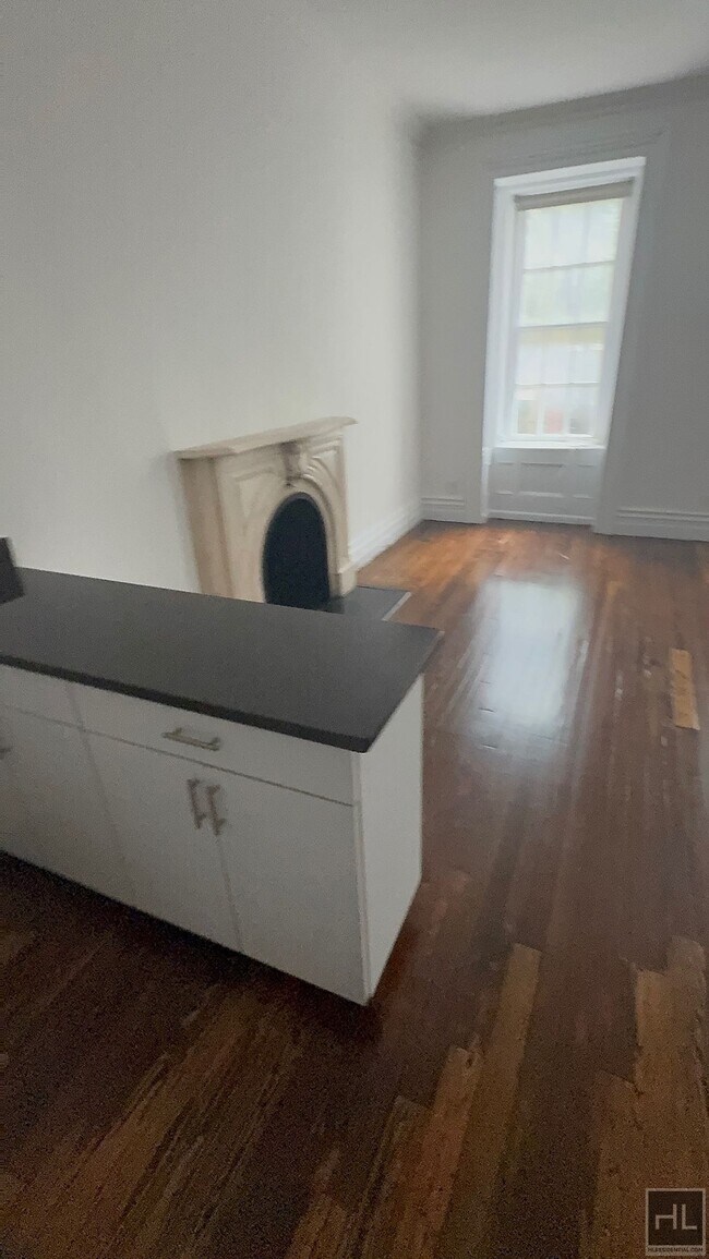EAST 65 STREET in New York, NY - Building Photo - Building Photo
