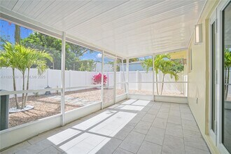 414 Giralda Ave in Coral Gables, FL - Building Photo - Building Photo