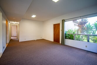 94-872 Lumiholoi St in Waipahu, HI - Building Photo - Building Photo