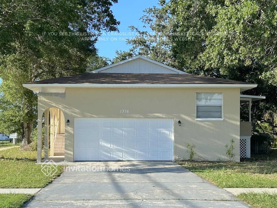 1316 Gulf Rd in Tarpon Springs, FL - Foto de edificio
