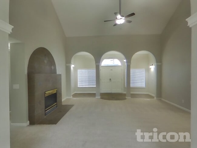 302 3rd Ave SE in Pacific, WA - Building Photo - Building Photo