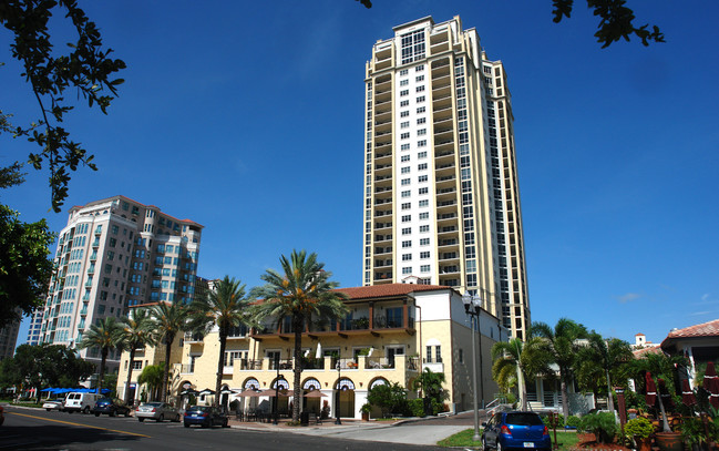 Parkshore Plaza Condos