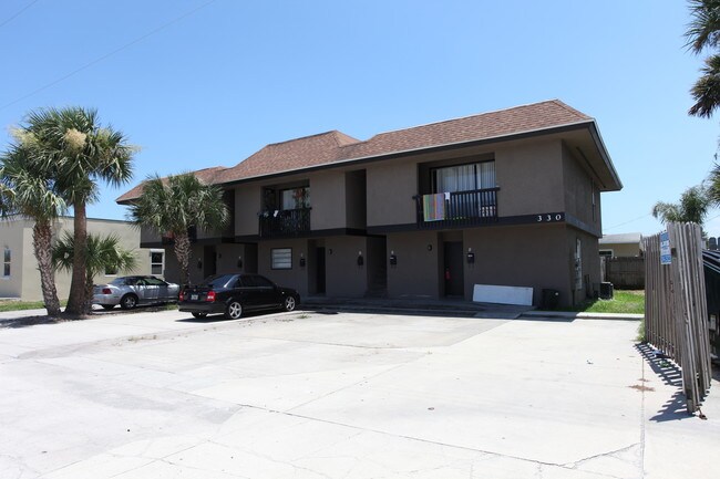 330 5th Ave N in Jacksonville Beach, FL - Building Photo - Building Photo