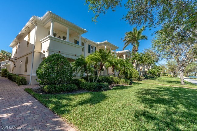 8362 Rimini Way in Naples, FL - Building Photo