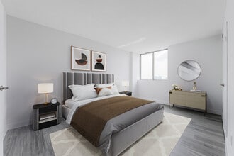 1315 Bough Beeches Boulevard in Mississauga, ON - Building Photo - Building Photo