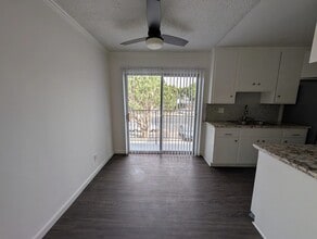 12716 Venice Blvd., Unit 5 in Los Angeles, CA - Foto de edificio - Building Photo