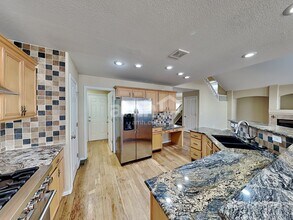2320 S Gibralter Way in Aurora, CO - Foto de edificio - Building Photo