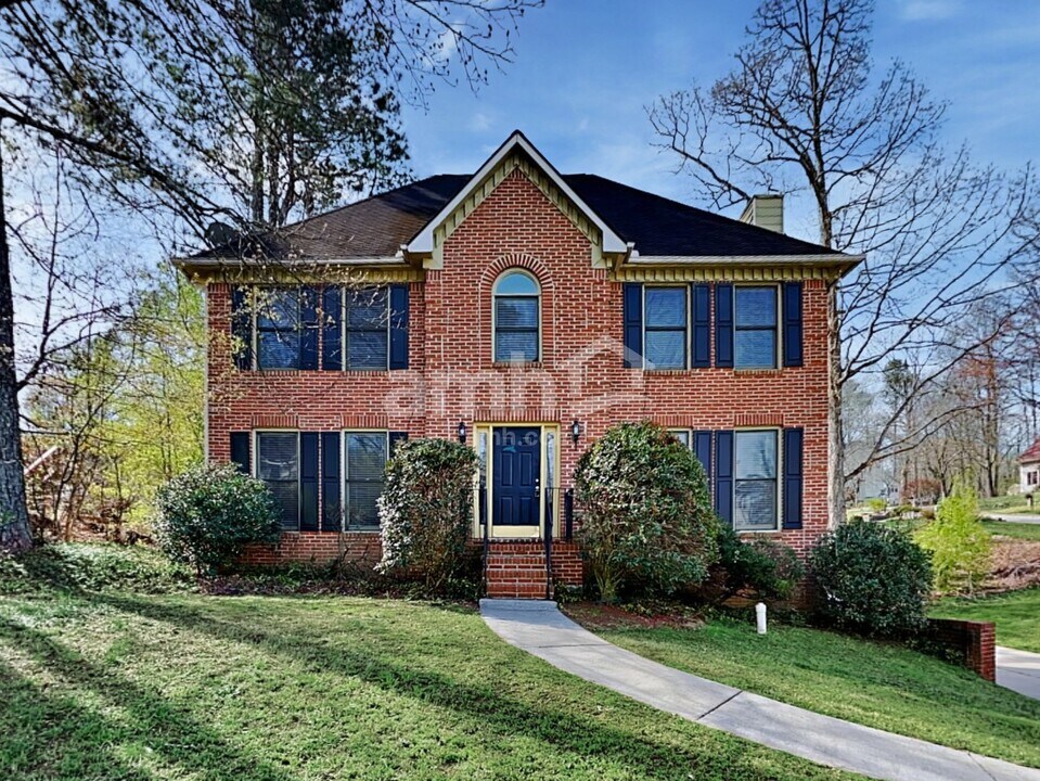 4825 Old Field Dr NE in Kennesaw, GA - Building Photo