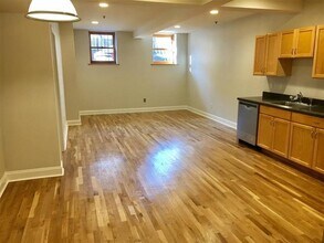 353 Grove St in Jersey City, NJ - Building Photo - Building Photo