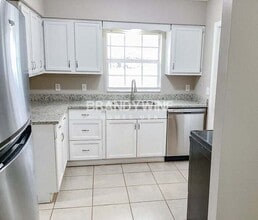 1024 Hallwood Loop in Brandon, FL - Building Photo - Building Photo