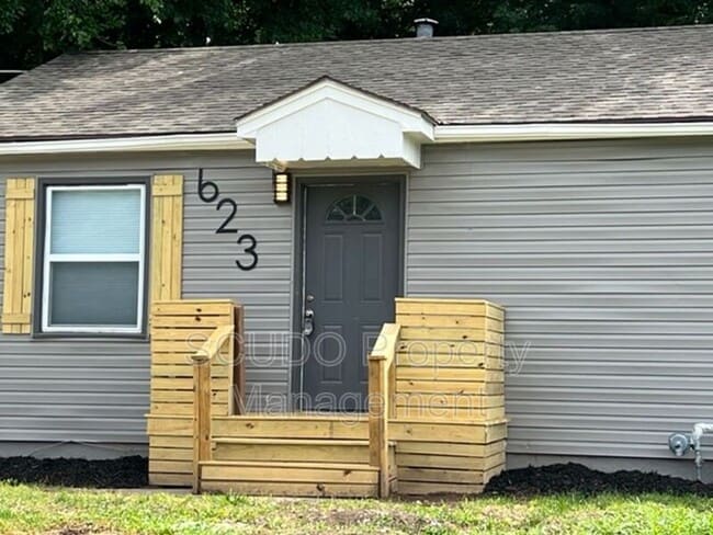 623 N Highland Dr in Independence, MO - Building Photo - Building Photo