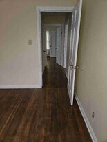 4833 Johnston Dr in Corpus Christi, TX - Building Photo