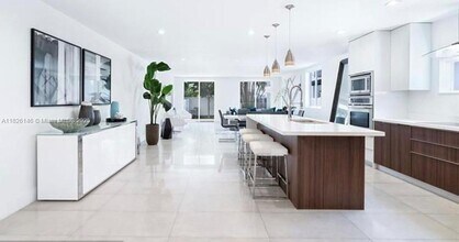 904 NE 15th Ave in Fort Lauderdale, FL - Building Photo - Building Photo