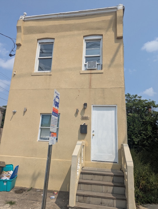 2000 Broadway in Camden, NJ - Building Photo