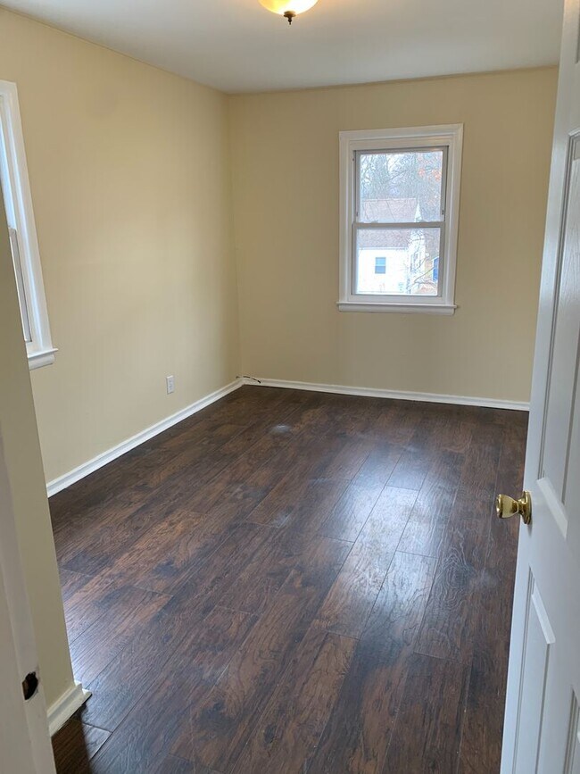 23 Glenwood Ave in Poughkeepsie, NY - Building Photo - Building Photo