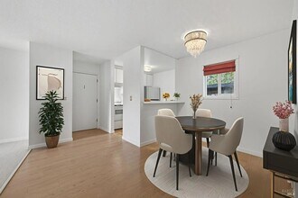 211 Stony Point Rd in Santa Rosa, CA - Building Photo - Building Photo