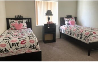 1233 N G St, Unit EHR Independent Living Home in San Bernardino, CA - Foto de edificio - Building Photo