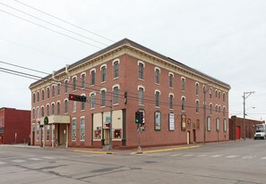 544 S Broadway St in Menomonie, WI - Building Photo