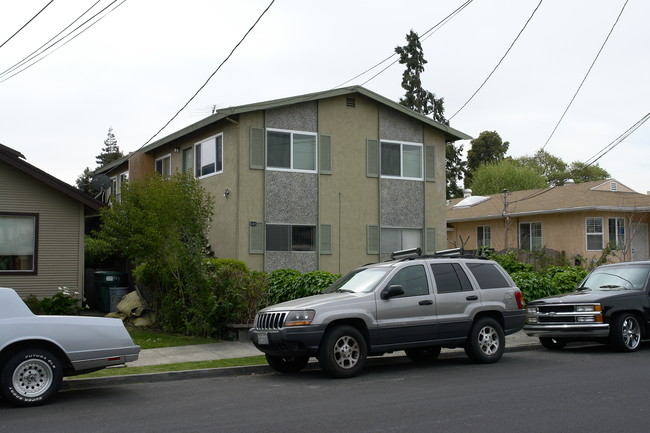 541 Madison Ave in Redwood City, CA - Building Photo - Building Photo