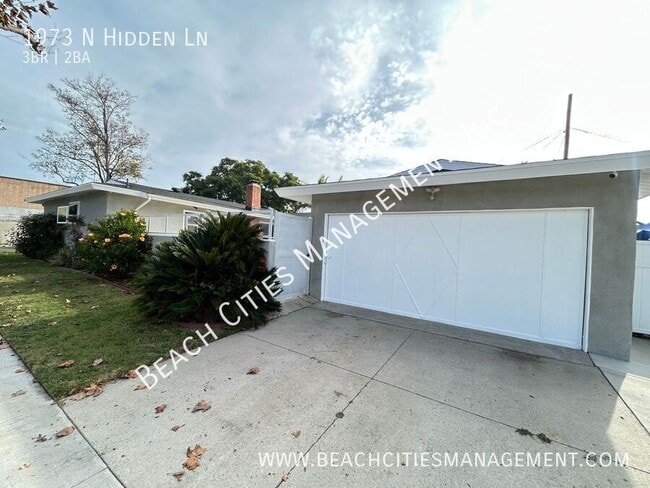 1973 N Hidden Ln in Long Beach, CA - Building Photo - Building Photo