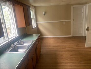 1023 E Lovejoy St in Buffalo, NY - Building Photo - Building Photo
