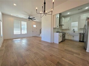 5390 Crescent St in Springdale, AR - Building Photo - Building Photo