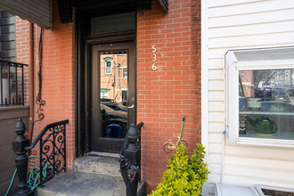 536 Bloomfield St in Hoboken, NJ - Building Photo - Building Photo