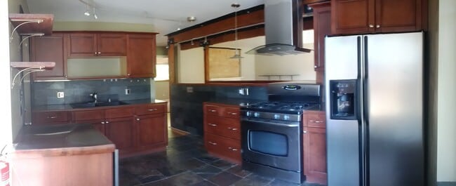 property at 524 S 900 E